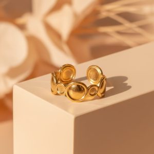 Adjustable oval ring