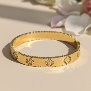 Gold Bracelet with Diamonds