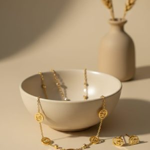 Golden Gucci logo bendent and earing